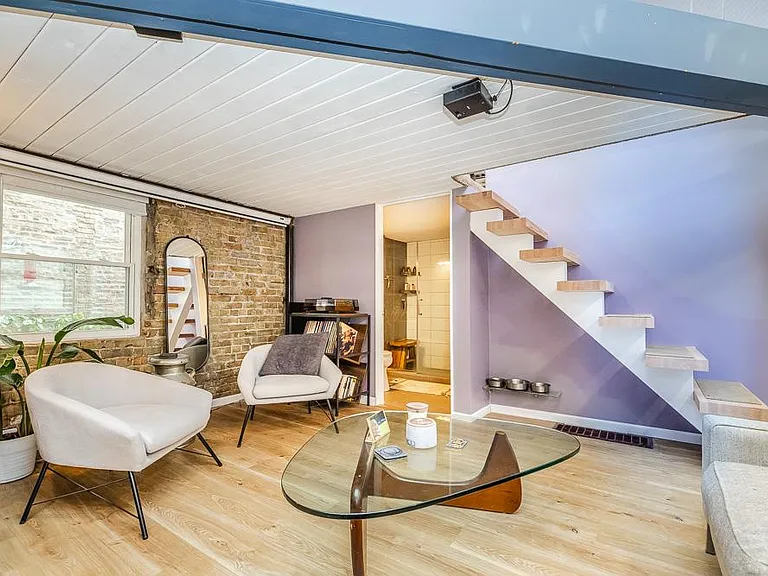 1037 W Dickens Ave — Photo 1