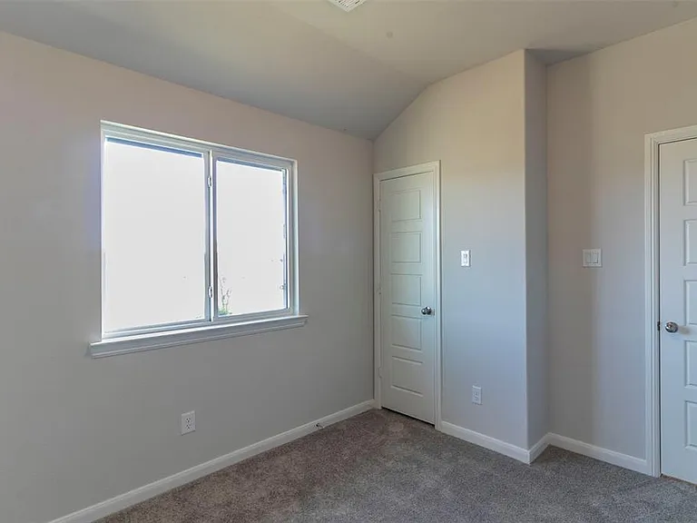 901 King St — Photo 11