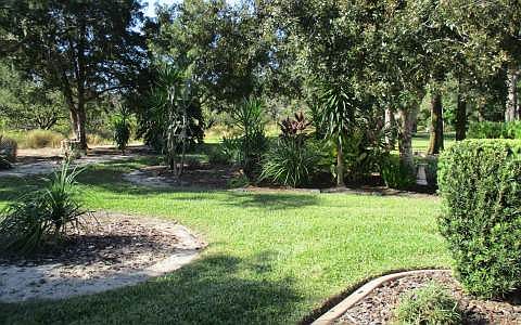 2nd image of 3030 Oakhill Dr