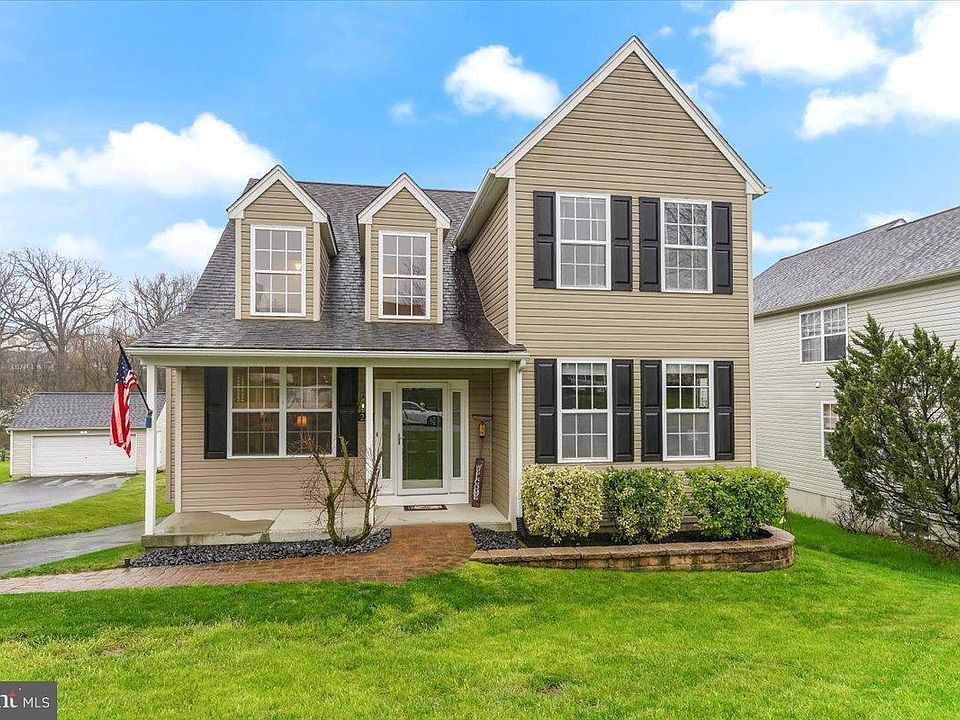 1st image of 236 Beaumont Dr