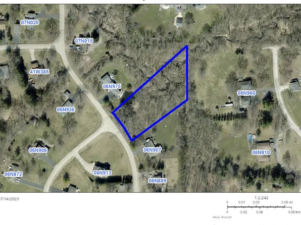 06N935 Brierwood Dr, Saint Charles, IL 60175