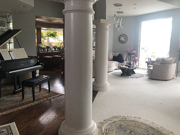 5th image of 422 San Placido Ct