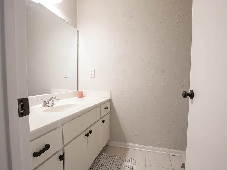 1138 Riverbend Club Dr SE — Photo 11