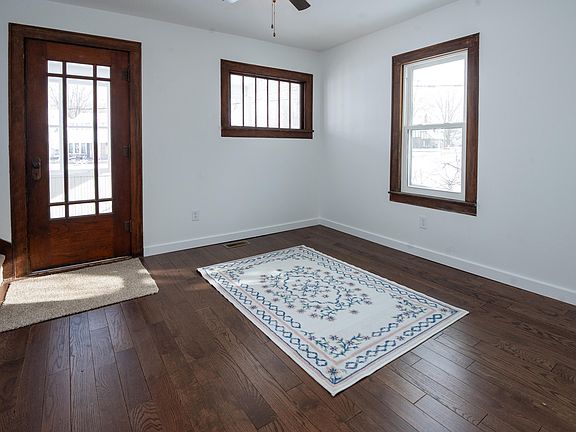 4th image of 1120 Hickory St