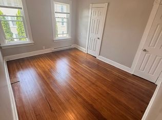 42 High St, Chicopee, MA 01020