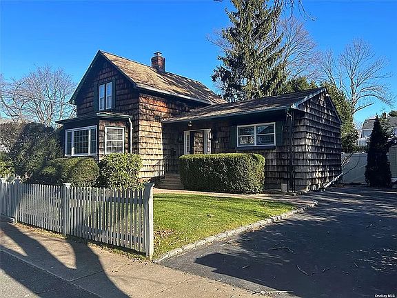 2nd image of 18 Park Ave