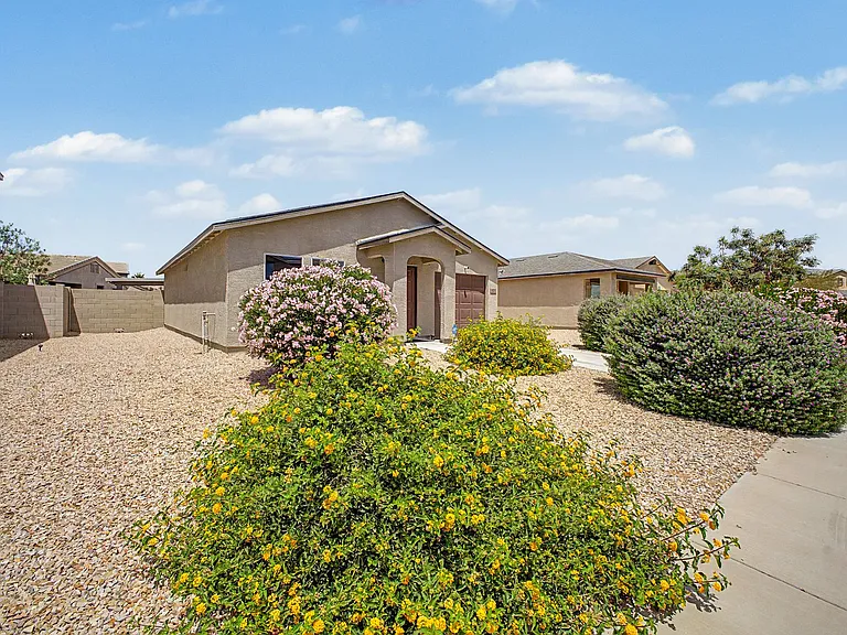 322 E Watson Pl — Photo 6