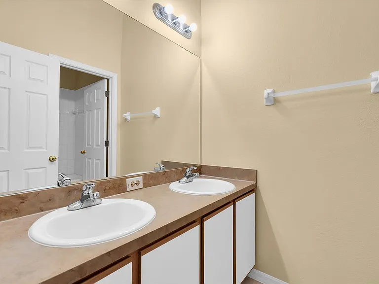 9624 Carlsdale Dr — Photo 20