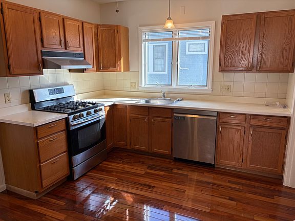 5th image of 76 Grafton St Unit 1