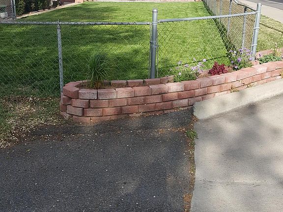 Common Enclosed Yard