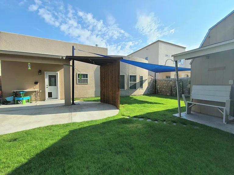 7852 Enchanted View Dr — Photo 23