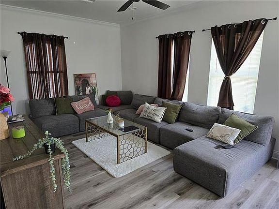 4th image of 57401 Oak Ave