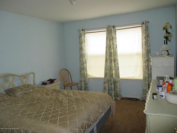 4th image of 2293 Mount Hood Ln