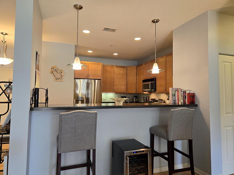 Park Shore 3872 S Lake Dr Saint Francis WI Zillow