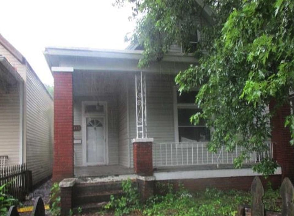 1st image of 211 E Maryland St
