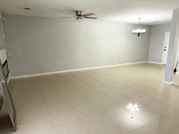 3rd image of 702 Drummond Way
