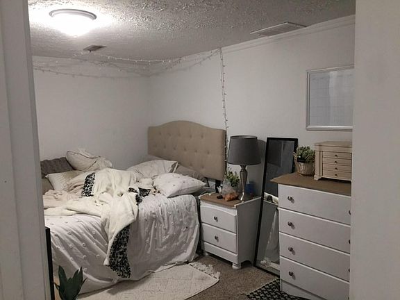 4th image of 415 W Holland Ave