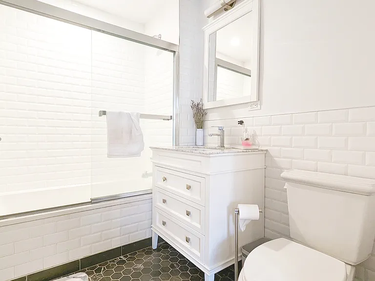 319 Graham Ave #3A — Photo 13