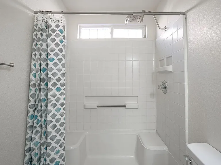 723 Seaborn Dr SW — Photo 21