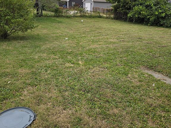 5th image of 2530 S Holt Rd