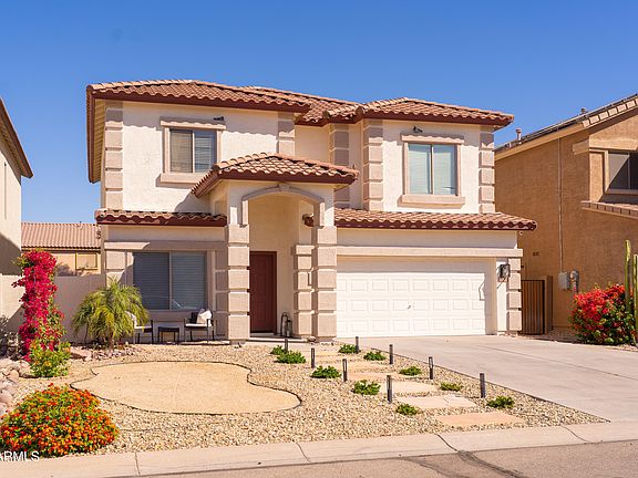 3rd image of 44346 W CYPRESS Lane
