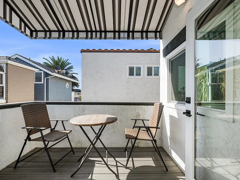 3008 1/2 W Balboa Blvd — Photo 15