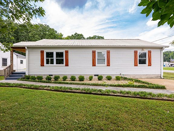 2nd image of 3979 Birmingham Dr
