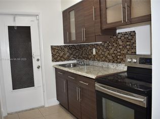 16851 NE 21st Ave APT 14, North Miami Beach, FL 33162