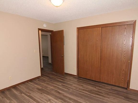 3rd image of 949 Boston Way #61E630E5D