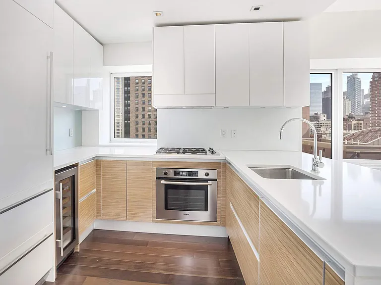 555 W 59th St #18F — Photo 4