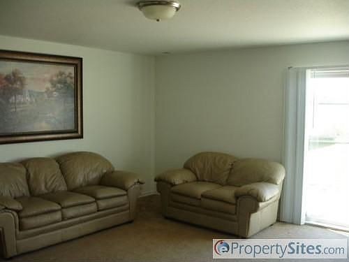 5th image of 808 N Owen Ave