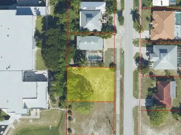 150 Greenview ST, MARCO ISLAND, FL 34145