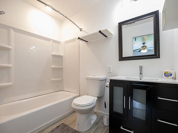 1121-Jefferson-Drive-bathroom_06052024