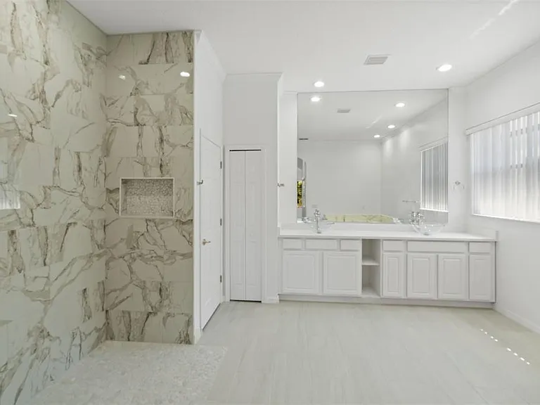 13121 Zori Ln — Photo 24