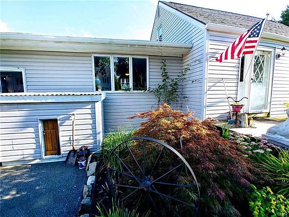 2nd image of 620 E Paoli St