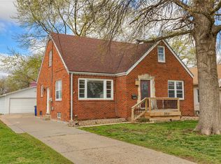 2910 50th St, Des Moines, IA 50310