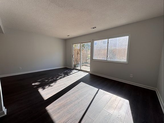 5th image of 220 Elizabeth St APT E8