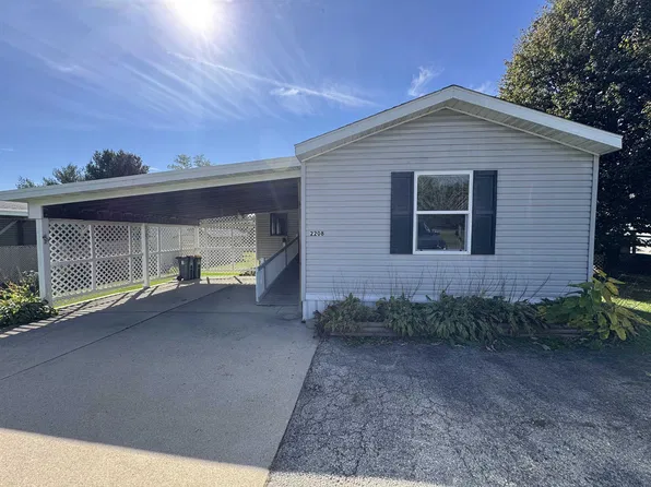 2208 Edgeview Dr, Monroe, WI 53566