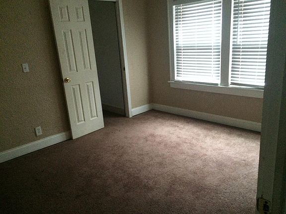 4th image of 3312 Monroe Ave
