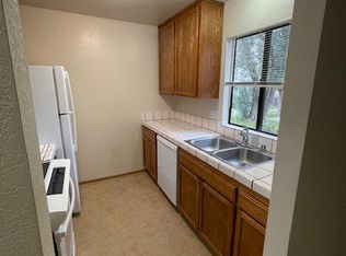 218 Pleasant Hill Ave N, Sebastopol, CA 95472
