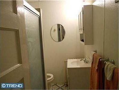 4th image of 1534 N Alden St