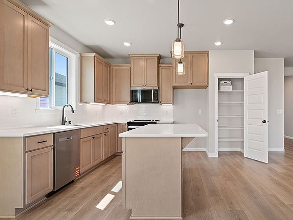 819 L ST NE by Aho Construction