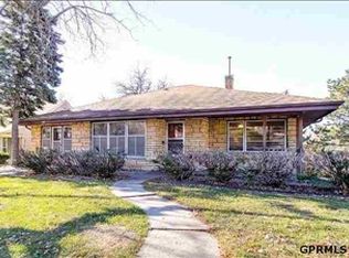 1102 S 54th St, Omaha, NE 68106