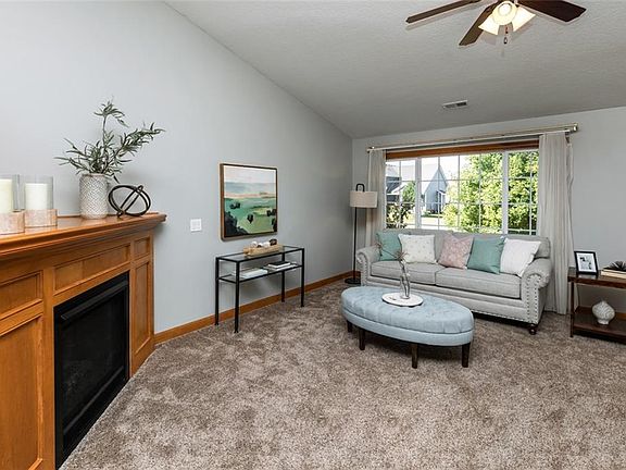 4th image of 238 S 82nd St