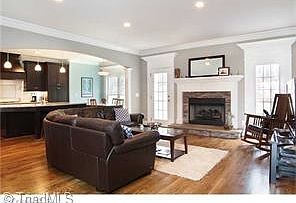 4th image of 5921 Bostonian Dr