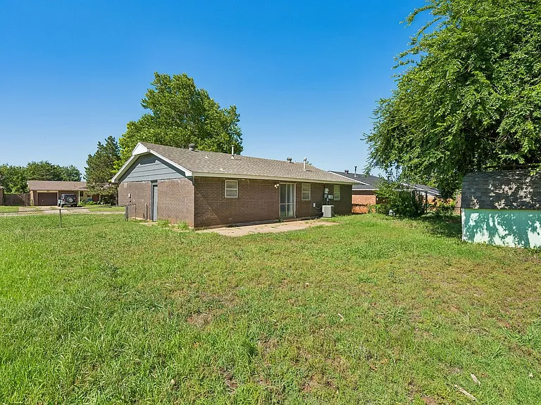 4008 SE 46th St — Photo 32