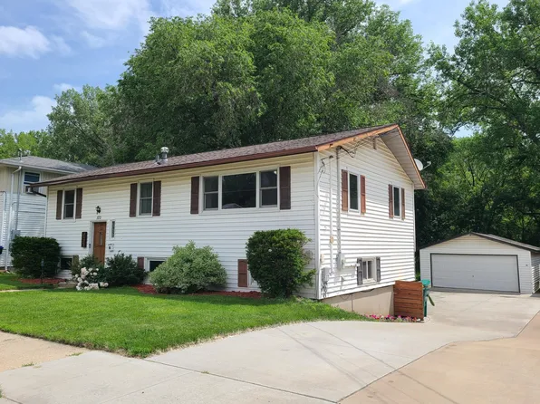 322 17th Ave NE, Rochester, MN 55906