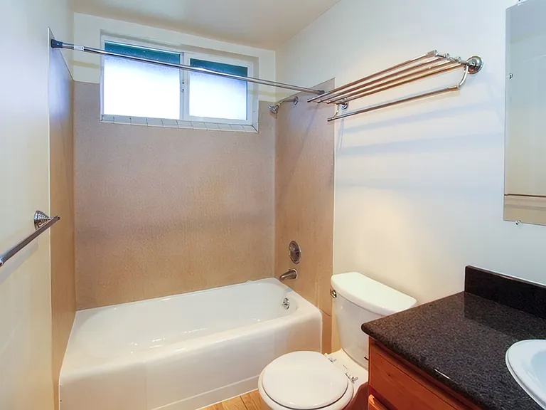 Barrett Square Apartments: Your Ideal Urban Home — Photo 9