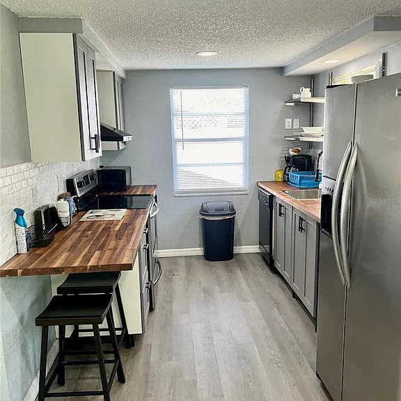 3405 Wilson Dr — Photo 2
