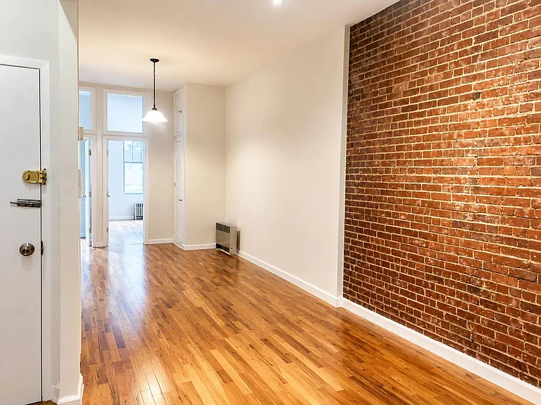 985 Bedford Ave #2 — Photo 4